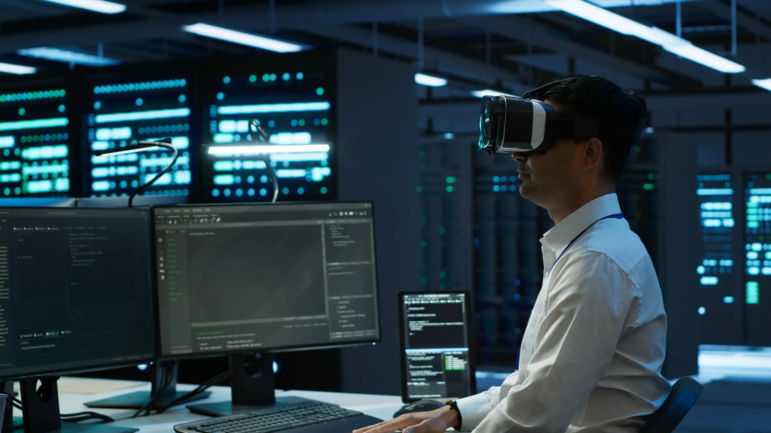 admin data center using virtual reality tech (1)