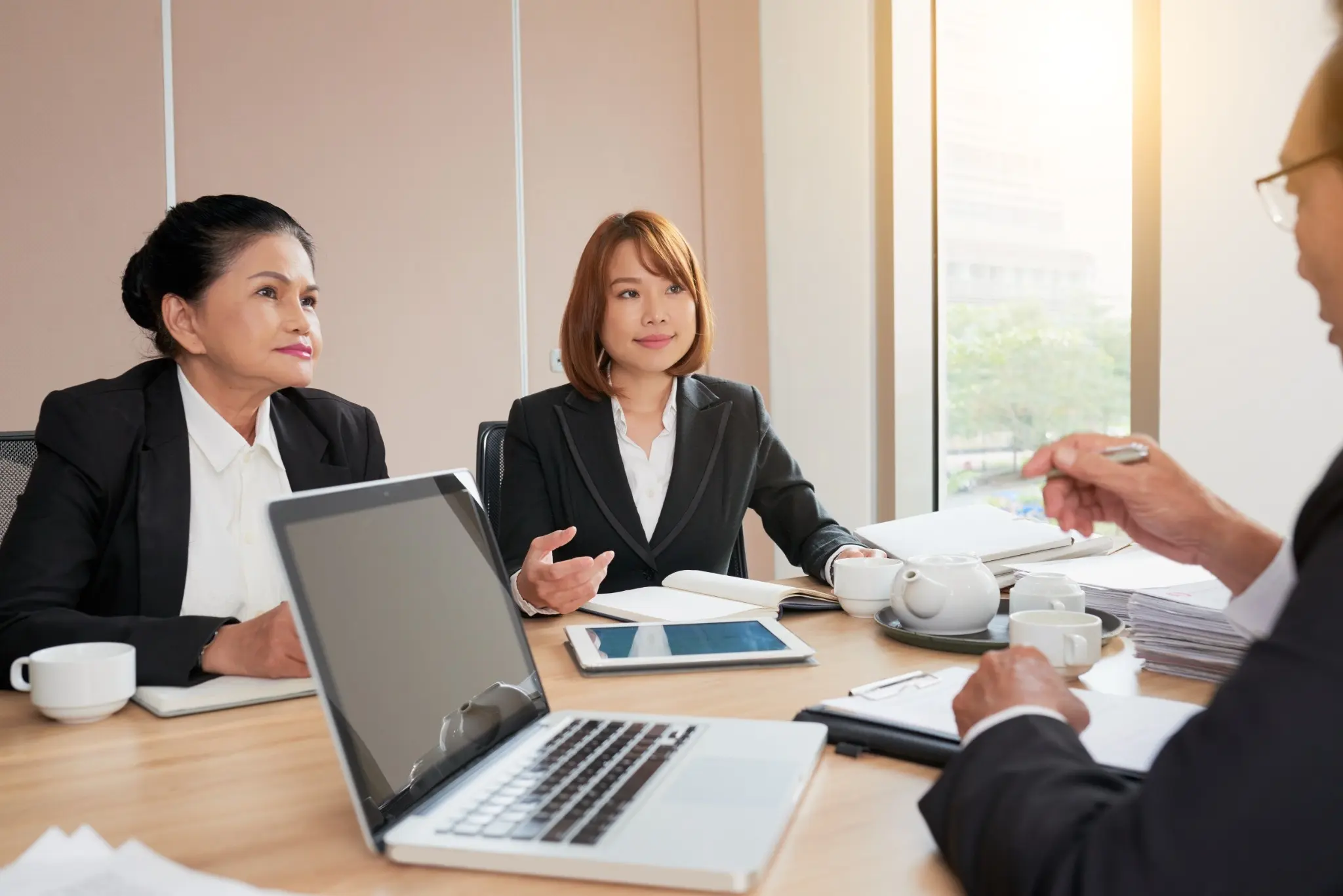 discussing business strategy max 1mb