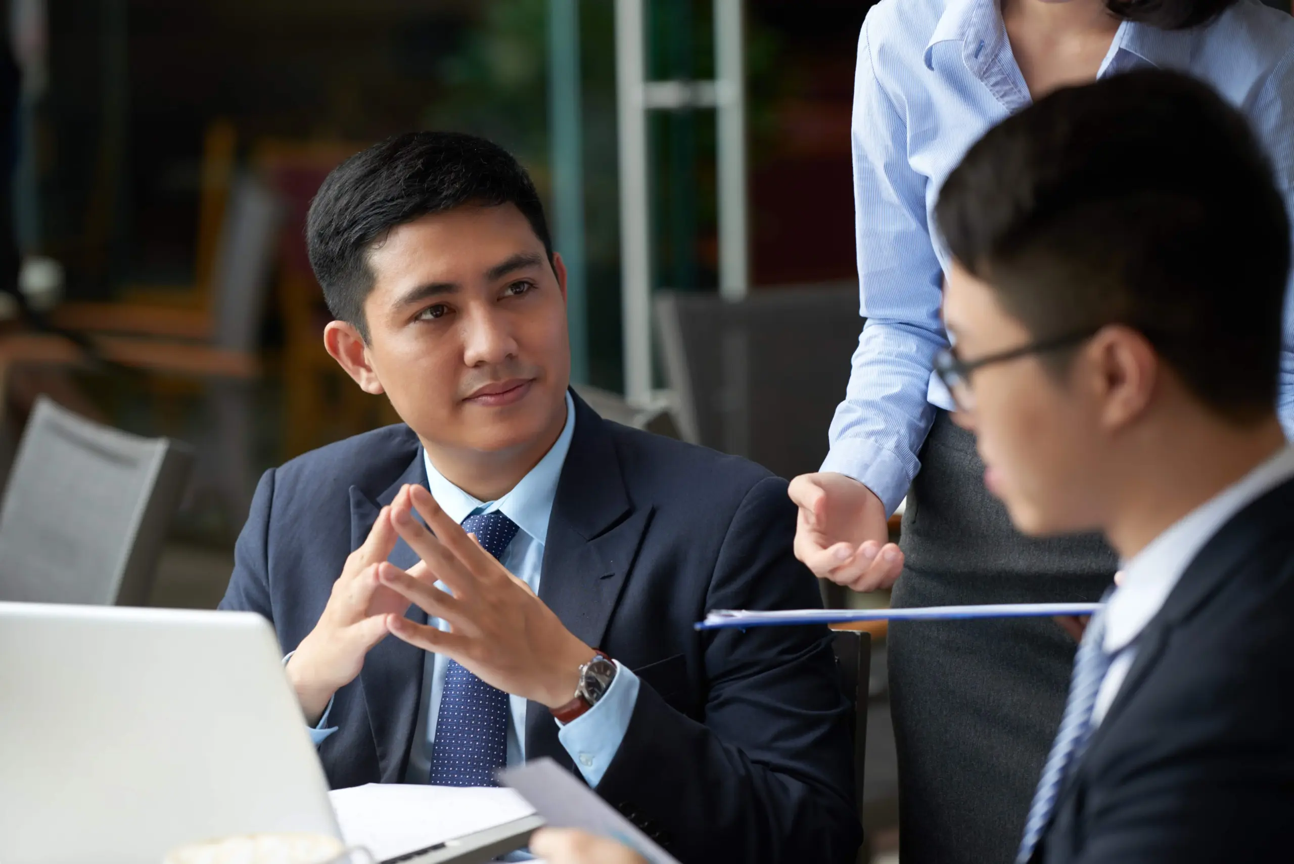 meeting with business partners (2)