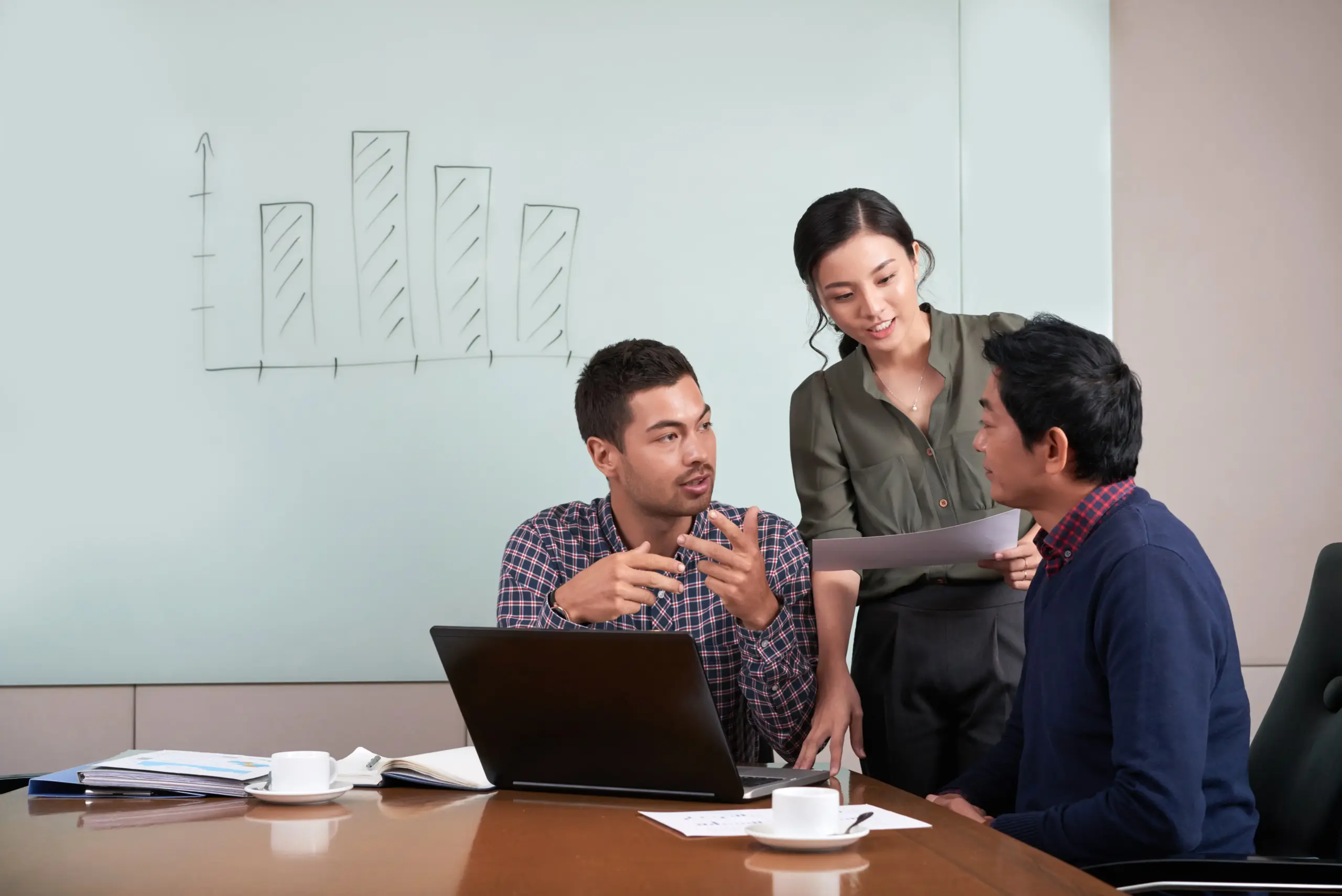 project team collaborating business analytics (1)